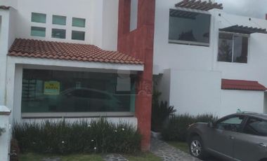 Casa sola en venta y/o en renta Punta Altozano, Morelia.