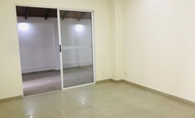 casa en venta en ciudad jardín. Cod V17442