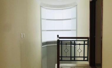 casa en venta en ciudad jardín. Cod V17442