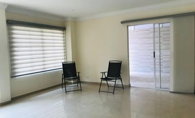 casa en venta en ciudad jardín. Cod V17442