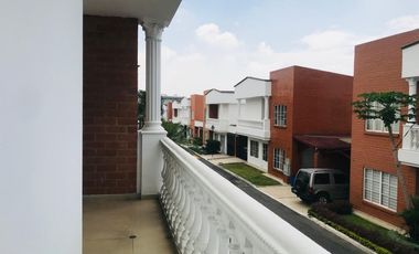 casa en venta en ciudad jardín. Cod V17442