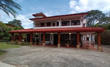 finca en venta en la mesa. Cod V3498