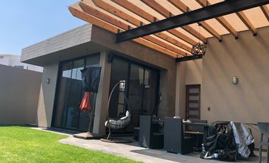 ¡Bella Residencia! en Vista Real! Aprovecha