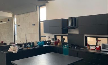 ¡Bella Residencia! en Vista Real! Aprovecha
