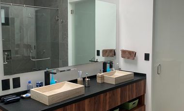 ¡Bella Residencia! en Vista Real! Aprovecha