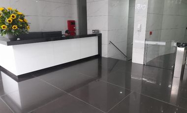 oficina en arriendo en los rosales. Cod A51524