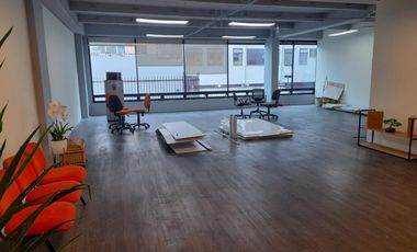 oficina en arriendo en los rosales. Cod A51524