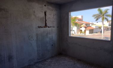 CASA EN OBRA GRIS EN VENTA EN EL FRACC. LAS PALMAS EN MEDELLIN,VER.
