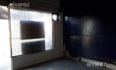 Venta En Bloque De 3 Locales Y 3 Viviendas Ituzaingo Retasado Oportunidad