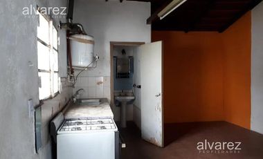 Venta En Bloque De 3 Locales Y 3 Viviendas Ituzaingo Retasado Oportunidad