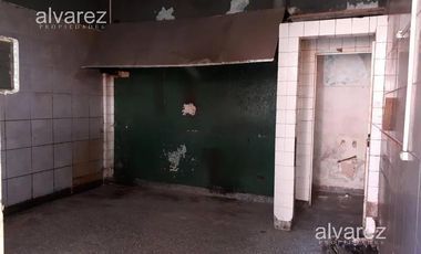 Venta En Bloque De 3 Locales Y 3 Viviendas Ituzaingo Retasado Oportunidad