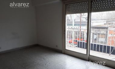 Venta En Bloque De 3 Locales Y 3 Viviendas Ituzaingo Retasado Oportunidad