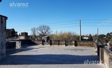 Venta En Bloque De 3 Locales Y 3 Viviendas Ituzaingo Retasado Oportunidad