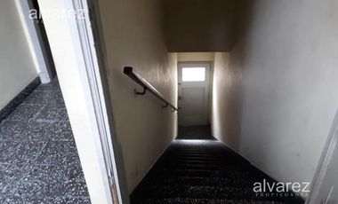 Venta En Bloque De 3 Locales Y 3 Viviendas Ituzaingo Retasado Oportunidad
