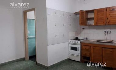 Venta En Bloque De 3 Locales Y 3 Viviendas Ituzaingo Retasado Oportunidad