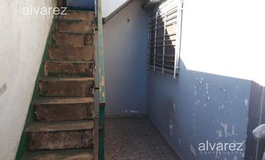Venta En Bloque De 3 Locales Y 3 Viviendas Ituzaingo Retasado Oportunidad