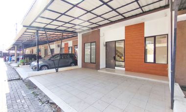 Rumah 2 Lt SHM Hadap Utara 15 Mnt ke Paradise Walk Serpong J-49571