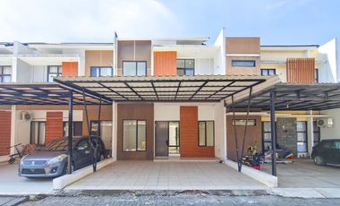 Rumah 2 Lt SHM Hadap Utara 15 Mnt ke Paradise Walk Serpong J-49571