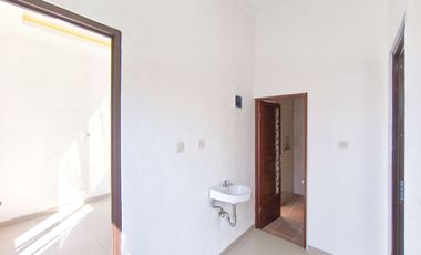 Rumah 2 Lt SHM Hadap Utara 15 Mnt ke Paradise Walk Serpong J-49571