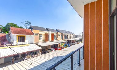 Rumah 2 Lt SHM Hadap Utara 15 Mnt ke Paradise Walk Serpong J-49571