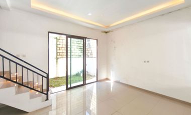 Rumah 2 Lt SHM Hadap Utara 15 Mnt ke Paradise Walk Serpong J-49571