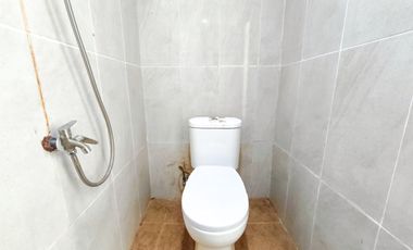 Rumah 2 Lt SHM Hadap Utara 15 Mnt ke Paradise Walk Serpong J-49571