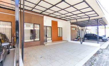 Rumah 2 Lt SHM Hadap Utara 15 Mnt ke Paradise Walk Serpong J-49571