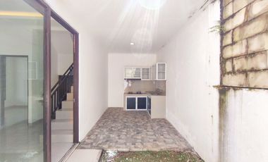 Rumah 2 Lt SHM Hadap Utara 15 Mnt ke Paradise Walk Serpong J-49571