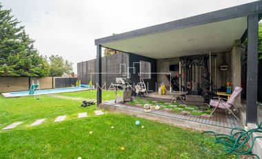 Casa en venta de 5 dorm. en Colina