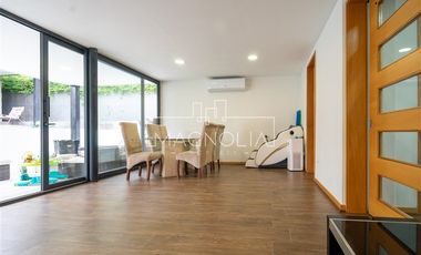 Casa en venta de 5 dorm. en Colina