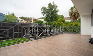 Casa en venta de 5 dorm. en Colina