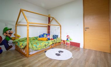 Casa en venta de 5 dorm. en Colina