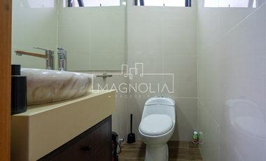 Casa en venta de 5 dorm. en Colina