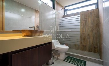 Casa en venta de 5 dorm. en Colina