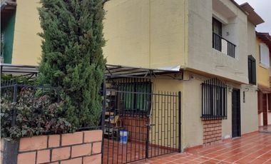 VENNTA CASA 130 mts2 LA CEJA SECTOR LA CRUZ