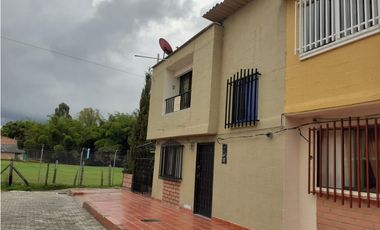 VENNTA CASA 130 mts2 LA CEJA SECTOR LA CRUZ