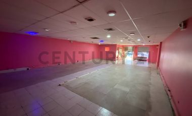 Se arrienda amplio local comercial sector centro ubicaciòn estratègica