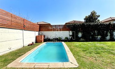 Casa en venta de 3 dorm. en Colina