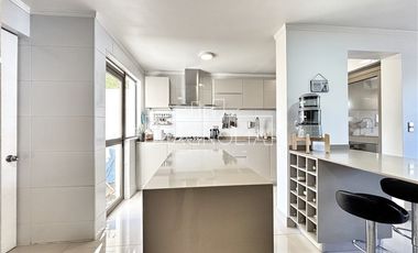 Casa en venta de 3 dorm. en Colina