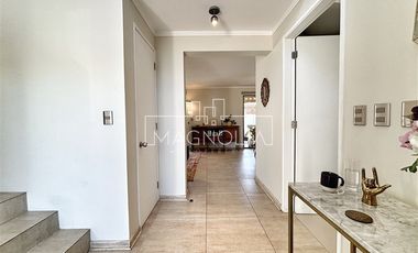 Casa en venta de 3 dorm. en Colina