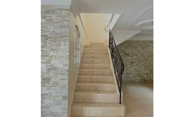 VENTA CASA DUPLEX - SAN ANTONIO - PANAMA