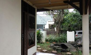 Rumah murah Tanah 180 m2 di kawasan Pondok Aren, Tangerang siap huni, lokasi dekat Arinda