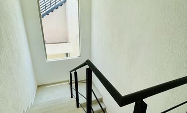 Casa en venta dentro de fraccionamiento, alberca común, JIutepec
