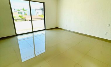Casa en venta dentro de fraccionamiento, alberca común, JIutepec