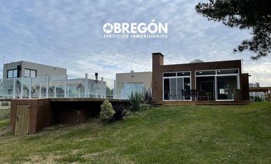 CASA CON PISICNA EN ALQUILER ENERO Y FEBRERO EN COSTA ESMERALDA