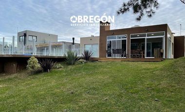 CASA CON PISICNA EN ALQUILER ENERO Y FEBRERO EN COSTA ESMERALDA