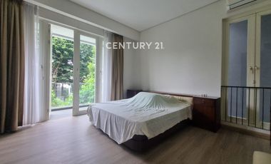 Disewakan Rumah 3 Lantai Furnished Di Pondok Indah