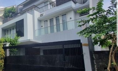 Disewakan Rumah 3 Lantai Furnished Di Pondok Indah