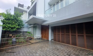 Disewakan Rumah 3 Lantai Furnished Di Pondok Indah