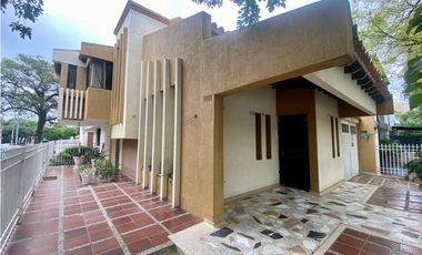 SE VENDE O ARRIENDA CASA ESQUINERA EN EL BARRIO JARDIN